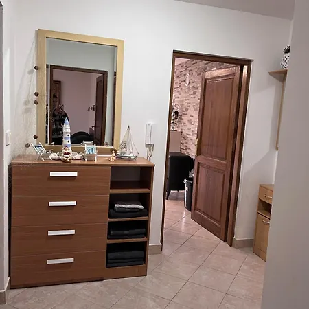 Dorothy Apartment
