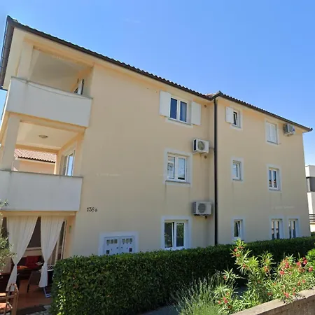 Dorothy Apartment
